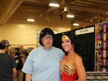 Jego pierwsze zdjęcie z kobietą i to od razu Wonder Woman