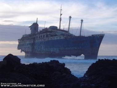 Wrak SS America II fot. z 2004 roku. Dziś całkowicie pod wodą