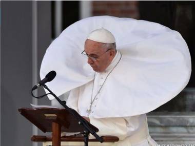 Internet przerobił papieża