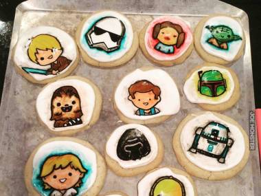 Kochana mama upiekła synowi na urodziny ciasteczka z bohaterami Gwiezdnych Wojen