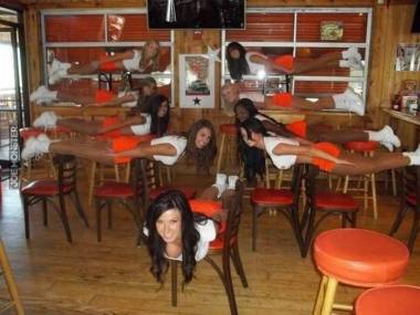 Planking w Hooters