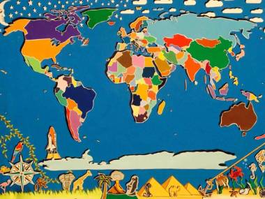 Mapa świata z papieru kolorowego