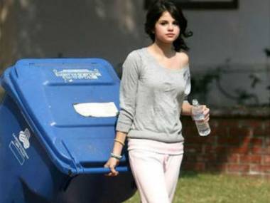 Selena Gomez wyprowadza swoją muzykę na spacer