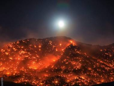 Pożar w rejonie jeziora Isabella w Kalifornii