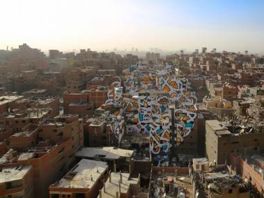 Percepcja - mural na 50 budynkach w biednej dzielnicy Kairu