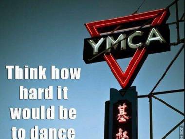 Ciężko byłoby tańczyc w rytm pionseki YMCA po chińsku