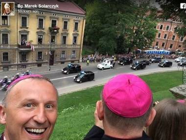 Pozytywny biskup Solarczyk cieszy się ze spotkania z Franciszkiem