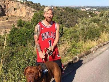 Oryginalny Messi z psem i najlepsza przeróbka