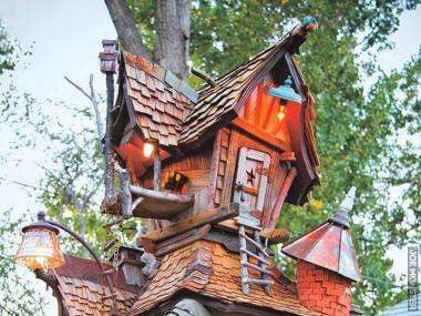 Domek dla ptaków inspirowany Norą Weasley'ów