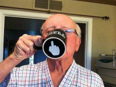 Dziadek jest niemiłą osobą dopóki nie dopije pierwszej kawy
