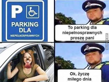 Na parkingu