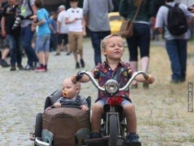 Z młodszym bratem na motorze