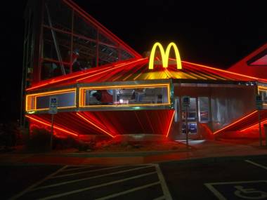 Przypominający UFO McDonalds w Roswell