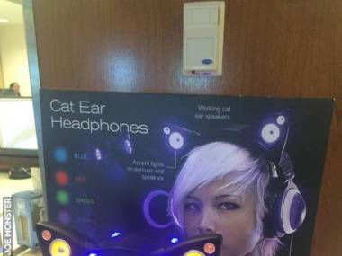 Słuchawki z głośnikami w kształcie kocich uszu