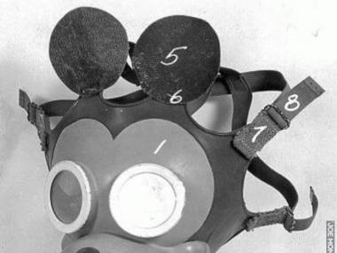 Maska przeciwgazowa dla dzieci z lat 40., zaprojektowana przez Walta Disney'a, aby zmniejszyć ich strach przed zakładaniem maski