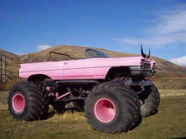 Różowy cabrio dla niej do jazdy po trudnym terenie