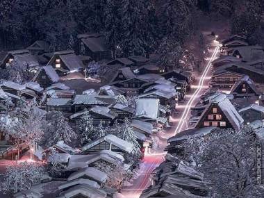 Zasypana śniegiem japońska wioska