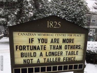 Jeśli masz więcej szczęścia niż inni, zbuduj dłuższy stół, a nie wyższy płot