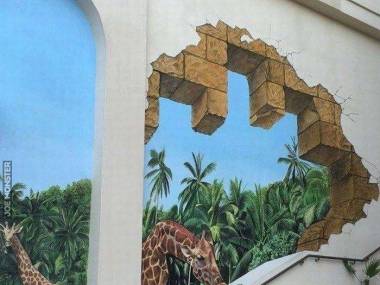 Mural z żyrafą