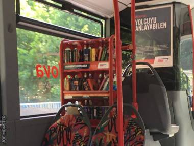 Biblioteka w autobusie