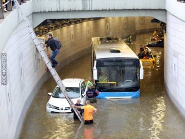 Ewakuacja z zalanego tunelu w Ankarze