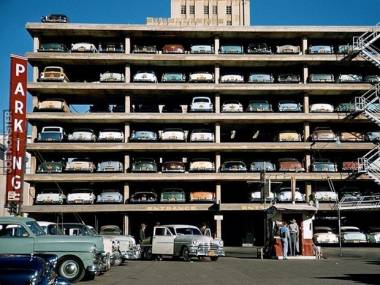 Parking piętrowy w Nowym Jorku w 1955 roku