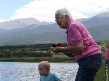 Dziś 3-letni syn i 89-letnia prababcia razem złowili każde swoją pierwszą rybę