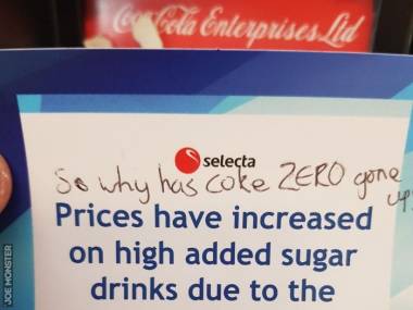 Przepraszamy, że podnieśliśmy cenę napojów gazowanych zawierających cukier, ale rząd nałożył nowy podatek na cukier