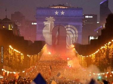 Paryż po wygranej Francji na mundialu