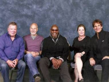 Wszyscy kapitanowie z serii Star Trek