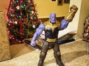 Thanos wykończył Mikołaja