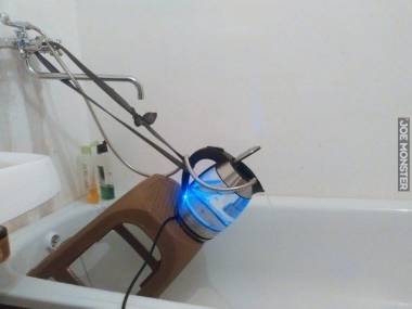 Studencki podgrzewacz wody w wannie