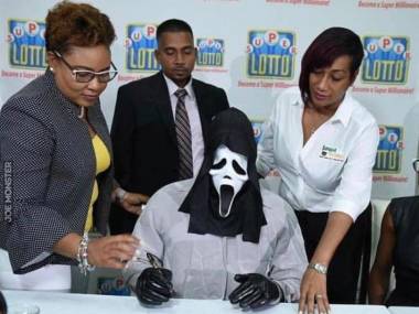 Jamajski zwycięzca Super Lotto dobrze się zabezpieczył