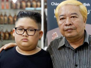 Salon fryzjerski w Wietnamie oferuje fryzury à la Kim Dzong Un i Donald Trump. Te dwie są za darmo...