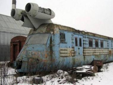 Sowiecki pociąg z silnikiem turboodrzutowym wygląda jak wyciągnięty z Fallouta