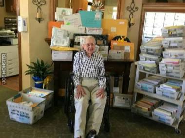 Samotny 100-letni weteran II Wojny Światowej otrzymał 3000 kartek urodzinowych
