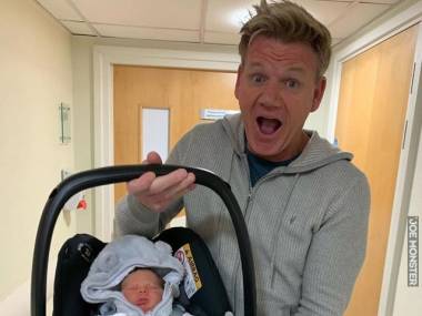 Gordon Ramsay ze swoim nowo narodzonym dzieckiem