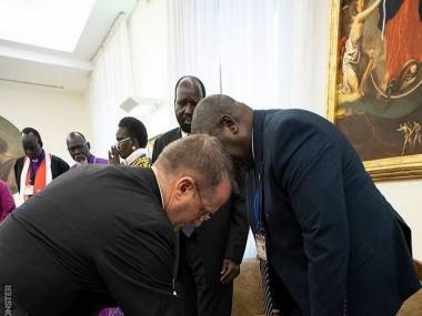 Papież Franciszek błaga prezydenta Sudanu Południowego oraz lidera opozycji, aby znów nie wywołali wojny