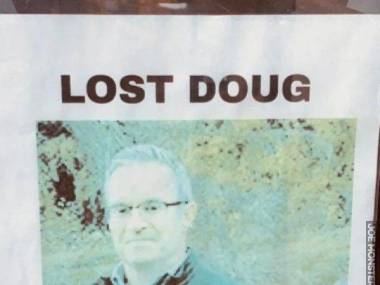 Zaginął Doug. Nie ma nagrody. Bardzo nieśmiały. Nie gonić