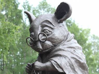 Rzeźba upamiętniająca myszy laboratoryjne w Rosji